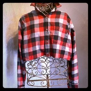 Crop Flannel /red & blk / sz. L